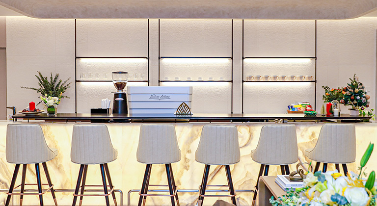 电竞博彩 TEC 商务中心有咖啡吧与社交交流空间