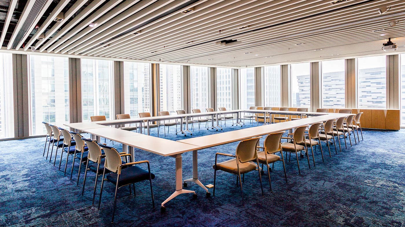 位于核心商务区的电竞博彩 TEC 多功能活动空间场景，场地布局灵活弹性