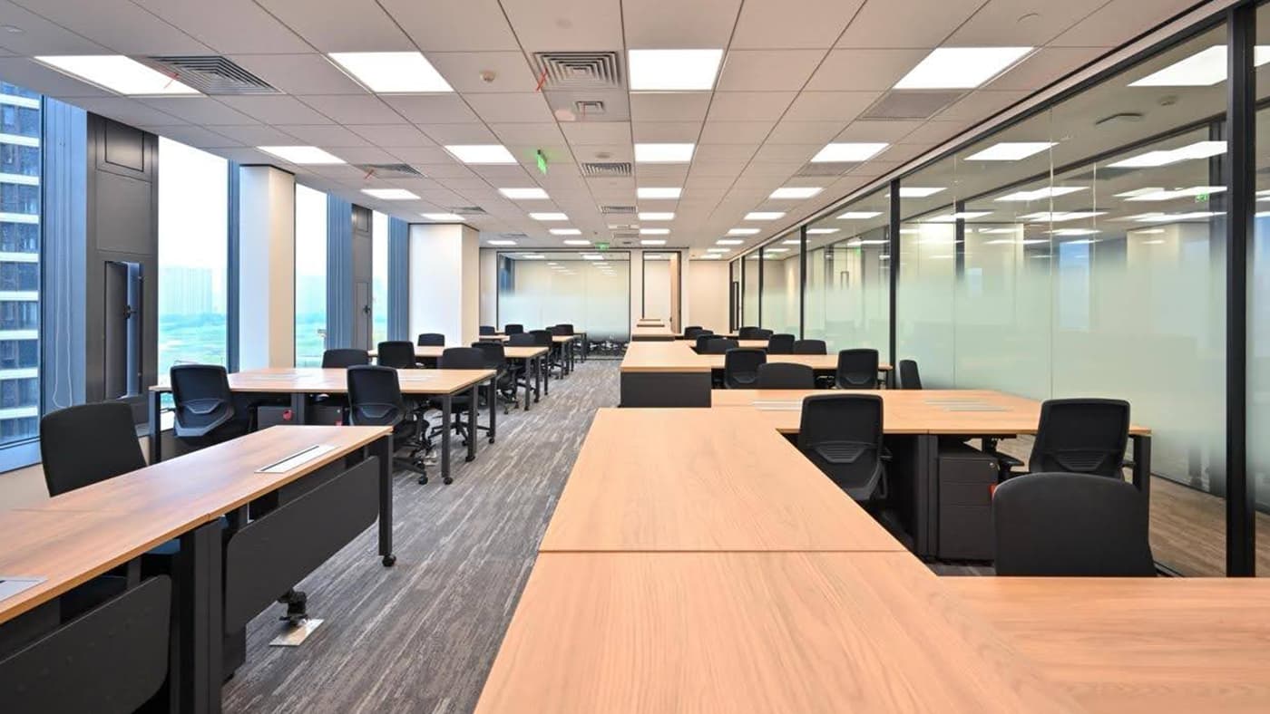电竞博彩商务中心在杭州中央商务区出租灵活弹性的办公空间，为您提供一站式办公室租赁服务，打造一个舒适的办公环境