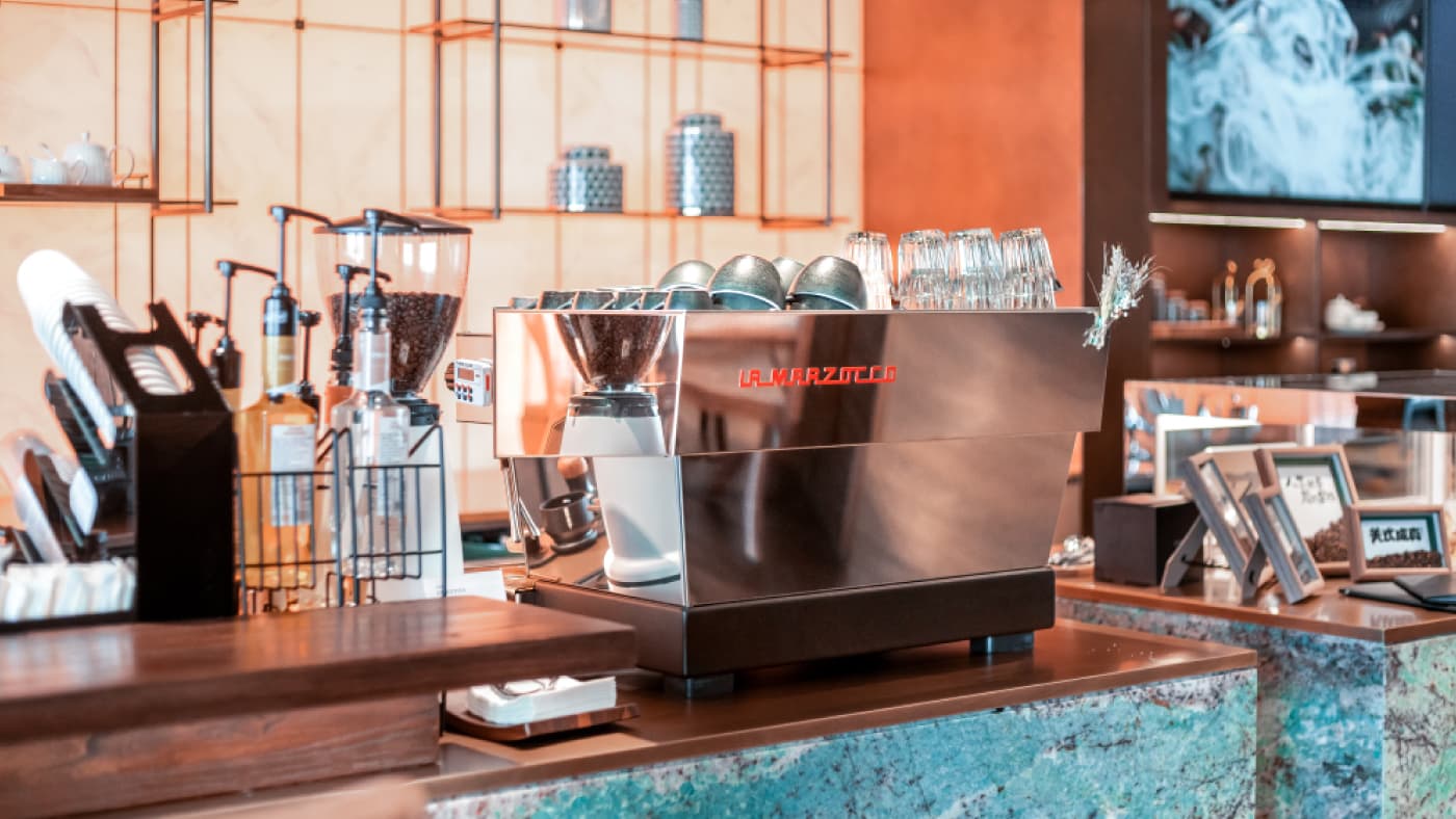 TEC 电竞菠菜的咖啡吧支持定制饮品服务，提升会员的商务休憩品质