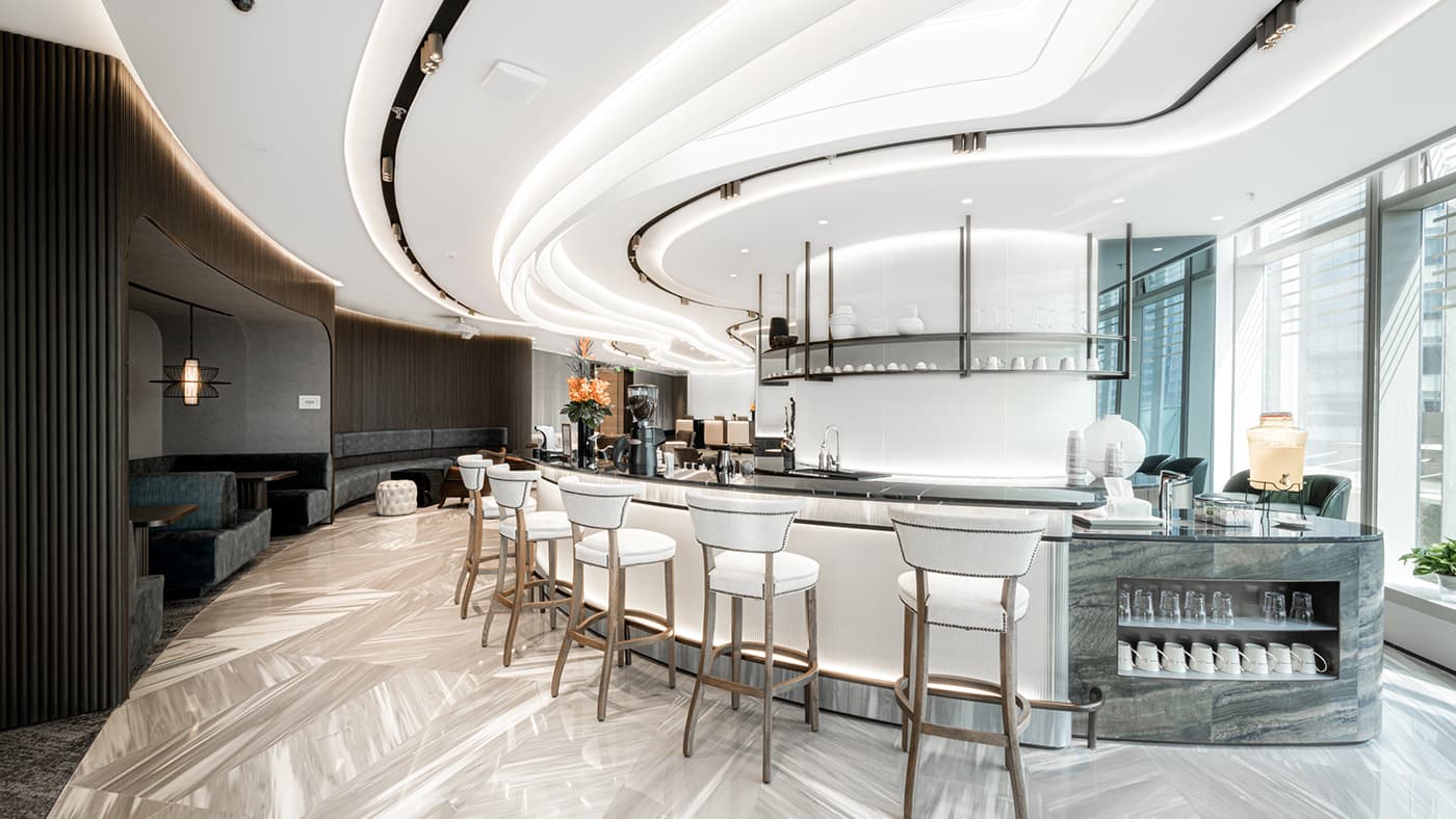 电竞博彩在上海汇丰银行大楼的商务中心设备完善，坐落于浦东区 CBD，共享空间宽敞舒适，适合进行商业会议