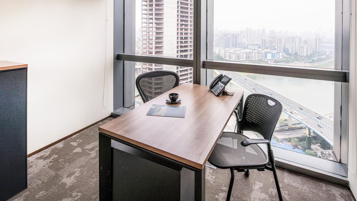 电竞菠菜 TEC 重庆服务式办公室俯瞰两江四岸城市天际线