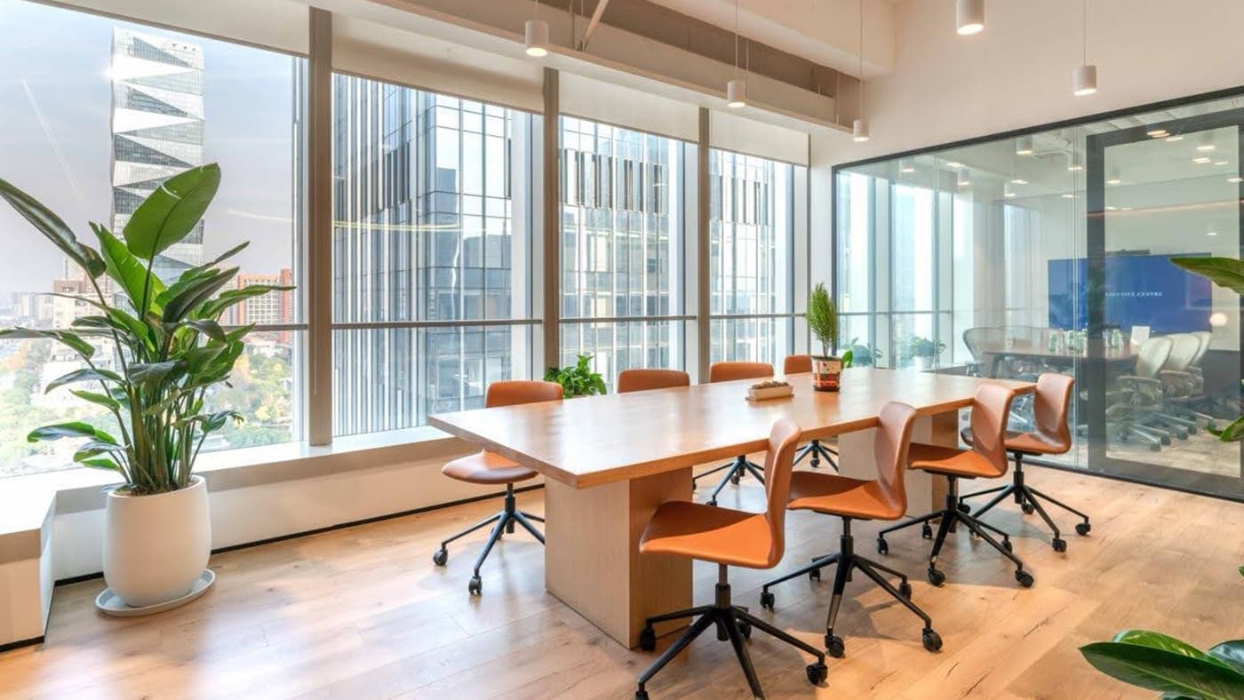 电竞博彩在南京国金中心一期出租各种类型的灵活办公方案，包括南京会议室、南京共享办公室、南京私人办公室以及南京活动场地