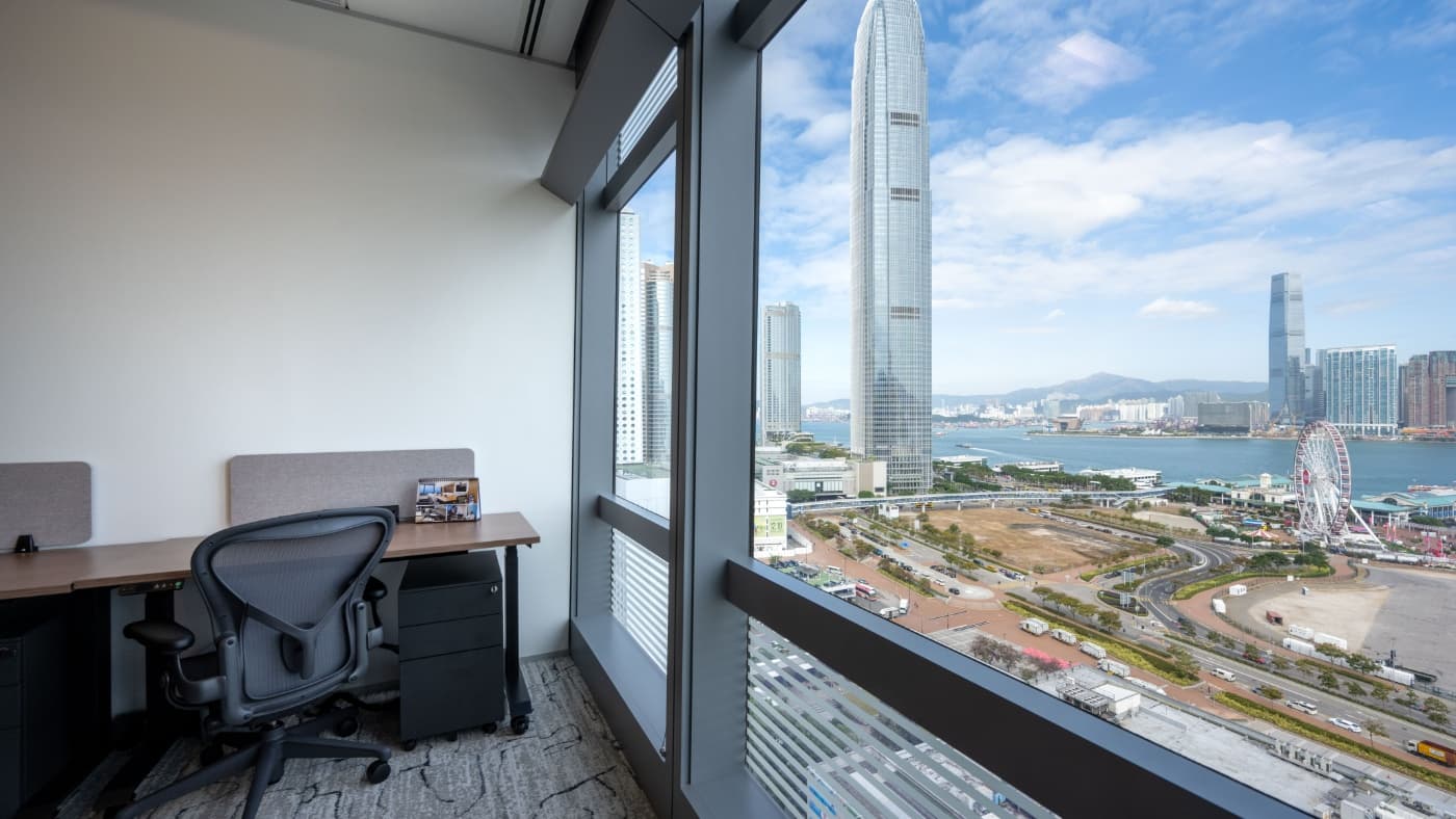 电竞菠菜 TEC 香港城市全景呈现中环、维港与主要商务区天际线
