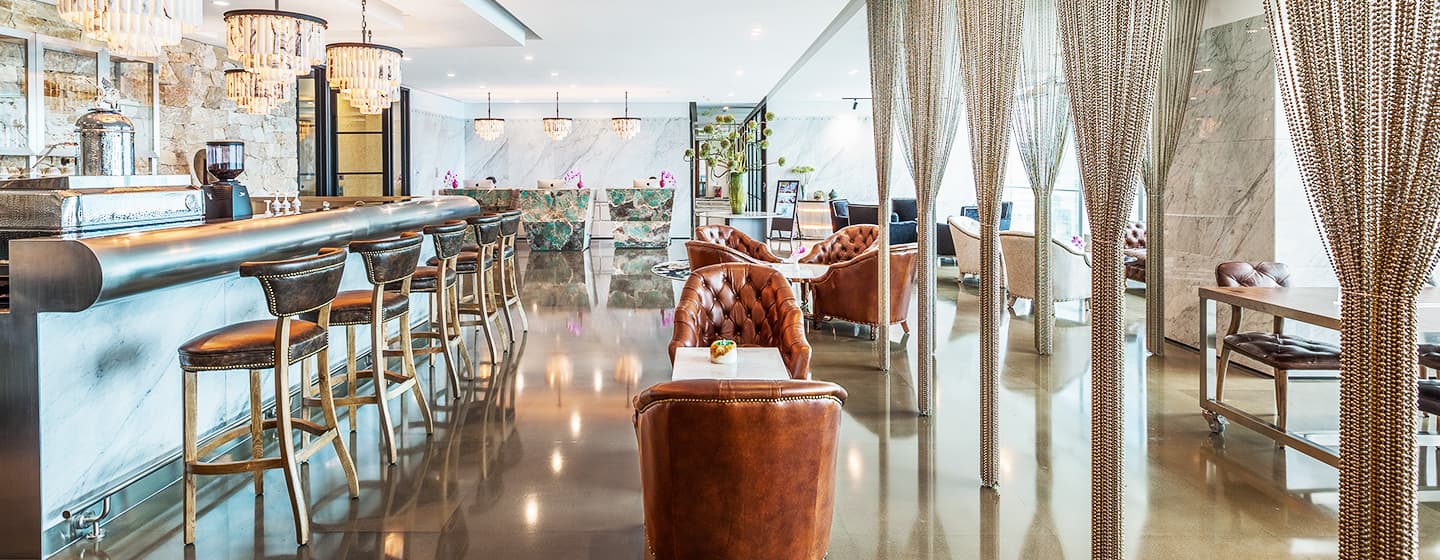 电竞博彩在北京朝阳区出租位于华贸中心写字楼的多元化灵活弹性办公室,中心内有共享空间,适合租户随心使用