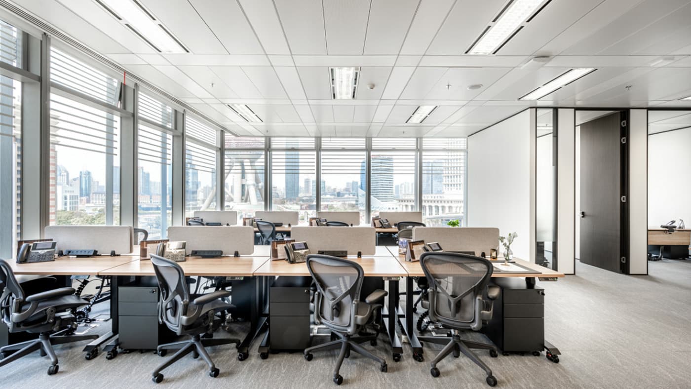 电竞菠菜商务中心位于全球重要商务区,为租户提供得天独厚的地理优势和丰富的商机,帮助企业轻松打造有利的办公环境